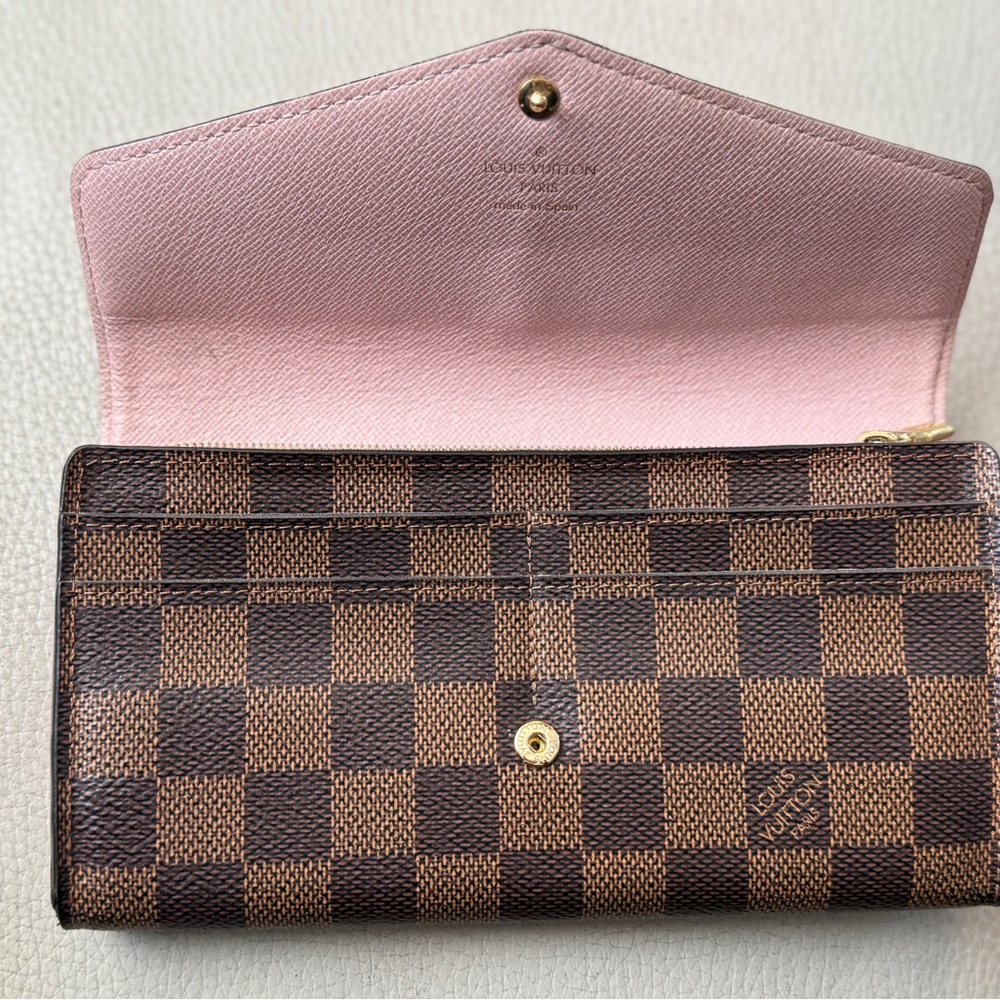 Louis Vuitton Damier Ebene  Women's Wallet in Rose Ballerine